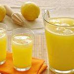 لذلك يمكنك الحصول على عصير ليمون أكثر صحة وأخف لترطيب نفسك هذا الصيف