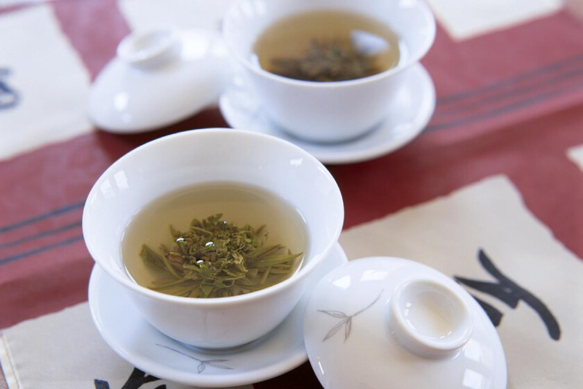 جميع خصائص وفوائد الشاي الأخضر: هل يساعدك حقًا على إنقاص الوزن؟