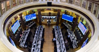 مبيعات أجنبية تهبط بمؤشرات البورصة المصرية بمنتصف تعاملات جلسة الثلاثاء