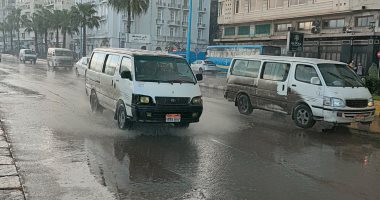 إرشادات المرور للوقاية من الحوادث بعد سقوط اﻷمطار على الطرق والمحاور