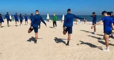 المصري يتدرب على شواطئ بورسعيد لرفع اللياقة البدنية