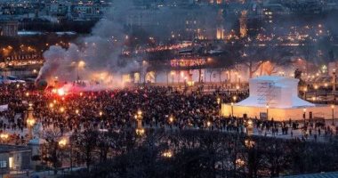 اشتباكات عنيفة بمظاهرات "مليونية" فى فرنسا ضد قانون رفع سن التقاعد.. فيديو