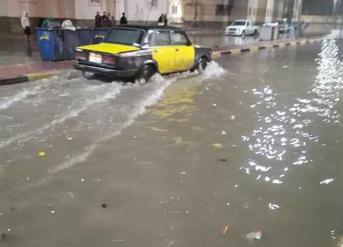 الأمطار تضرب الإسكندرية من جديد.. والمحافظ يُصدر 3 تحذيرات