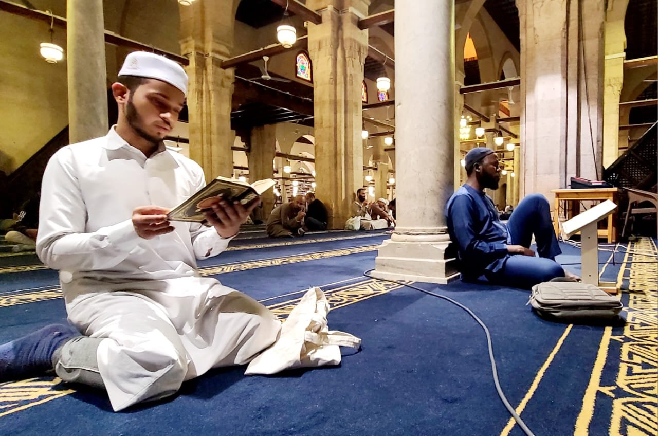 من 120 دولة.. الطلاب الوافدون يروون حكاياتهم مع أروقة الجامع الأزهر في رمضان