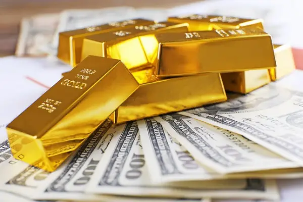 سعر الذهب والدولار اليوم الثلاثاء.. ارتفاع جنوني في «الأصفر» واستقرار «الأخضر»