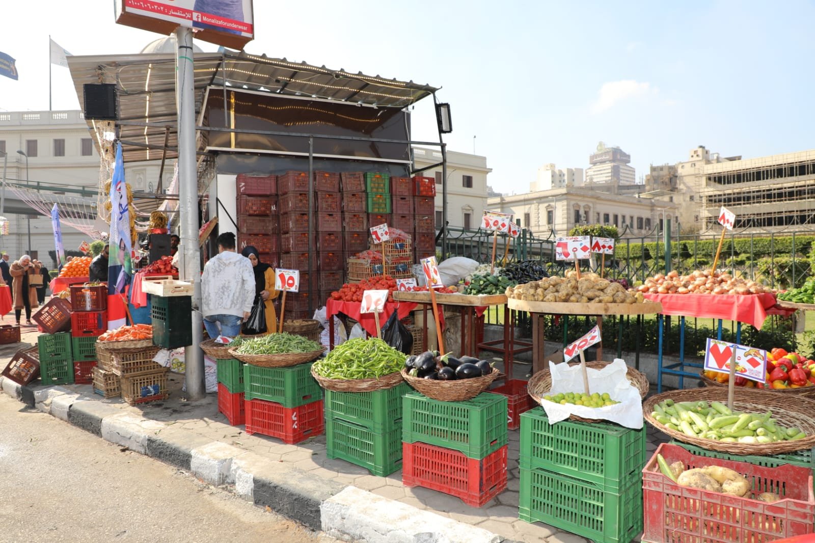 محافظ القاهرة: نواصل نشر منافذ بيع السلع الغذائية بأسعار مخفضة للمواطنين