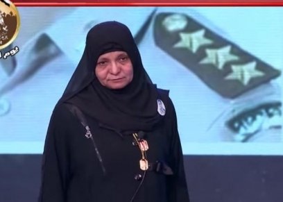 أم شهيد: الرئيس السيسي رافع رأس المصريين أمام العالم أجمع.. فيديو