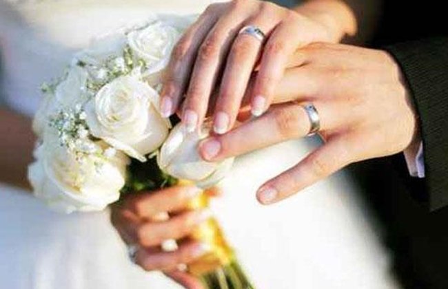 نقيب المأذونين يحسم جدل زيادات رسوم الزواج في عيد الفطر (فيديو)