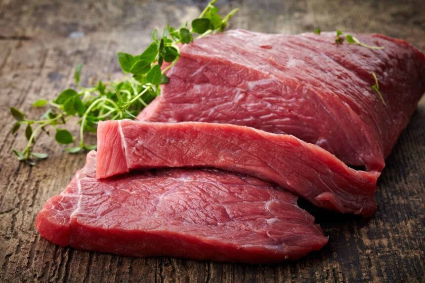 «تشبه البلدية في الطعم».. أسعار اللحوم التشادية وأماكن بيعها