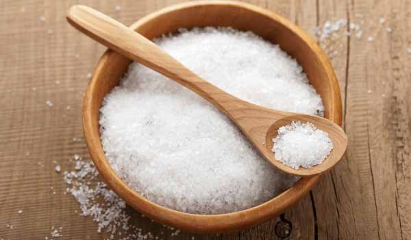 قد يؤدي إلى الوفاة.. الصحة العالمية تحذر من مخاطر الملح الأبيض