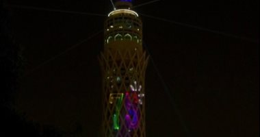 إضاءة برج القاهرة احتفالا بالذكرى الـ75 لتأسيس منظمة الصحة العالمية..صور