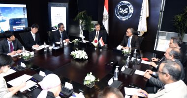 هيئة الاستثمار وشركة "سوميتومو" اليابانية تبحثان فرص تعزيز صناعة السيارات فى مصر