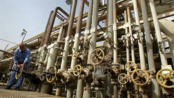 البترول: استثمار 1.4 مليار دولار في مشروعات بتروكيماويات عملاقة