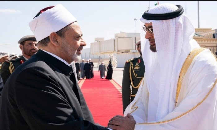 رئيس الإمارات وشيخ الأزهر يتبادلان التهنئة بعيد الفطر المبارك