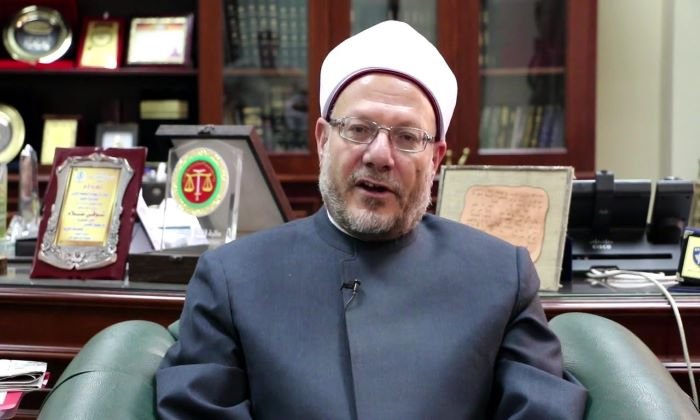 المفتي يوضح حكم الجماع في نهار رمضان.. فيديو
