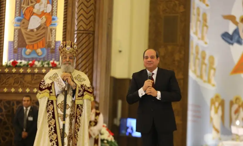 الرئيس السيسي يهنئ البابا تواضروس بعيد القيامة المجيد