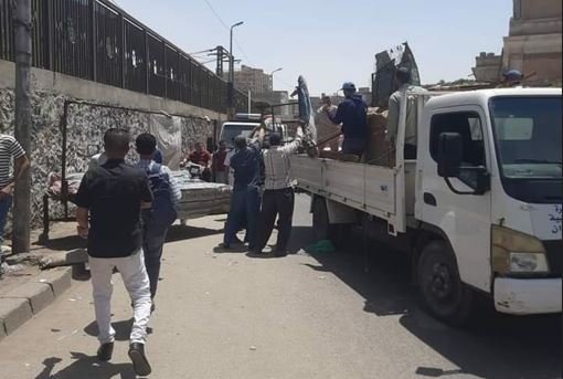 استمرار حملات رفع الإشغالات بميدان محطة حلوان