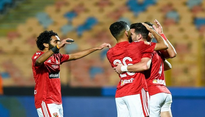 الأهلي يستعيد صدارة الدوري الممتاز بثلاثية في شباك فاركو
