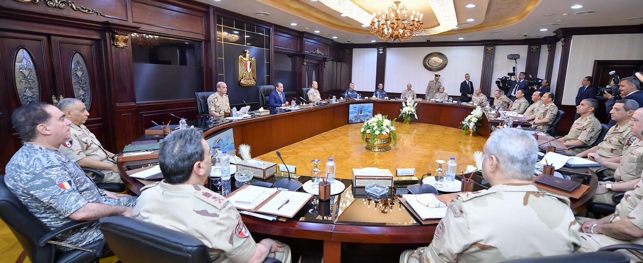 الموقع الرئاسي ينشر فيديو ترؤس الرئيس السيسي اجتماع المجلس الأعلى للقوات المسلحة
