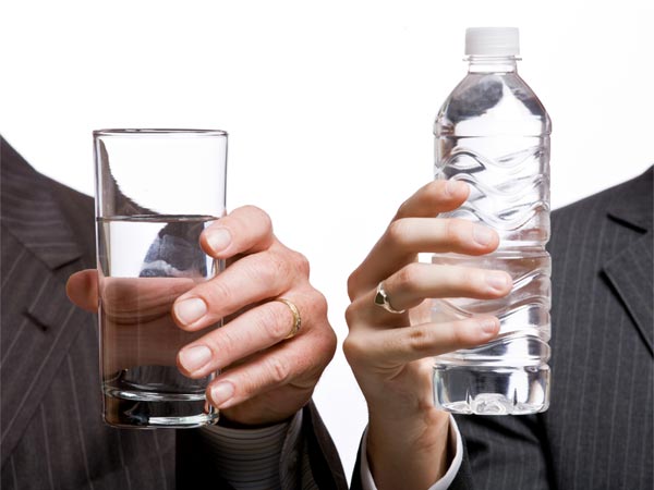 الطريقة السليمة لشرب الماء وفقا للأيروفيدا