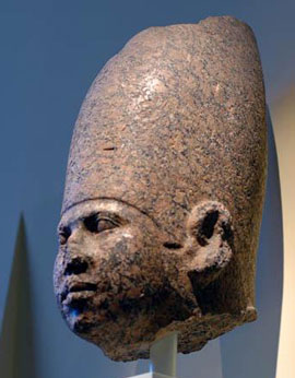 الملك سنفرو مؤسس الأسرة الرابعة الفرعونية