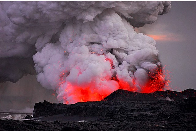 بركان كيلاويا هو بركان الدرع في جزر هاواي