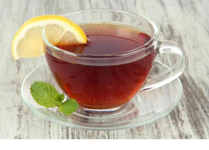 فوائد تناول الشاي الأسود بالليمون بعد الأكل