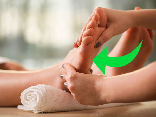 ماذا يحدث عند وضع الزيوت العطرية على باطن القدم ؟