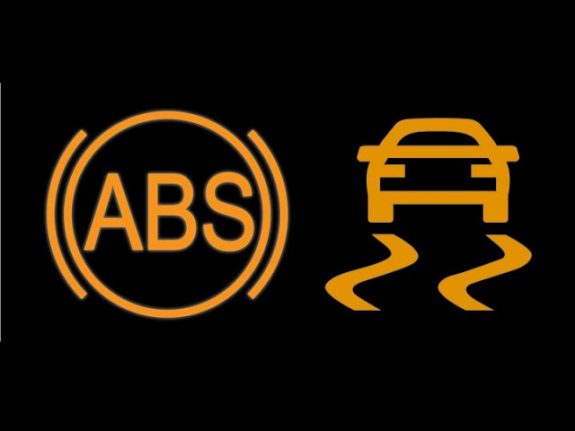 علامة ABS في السيارة