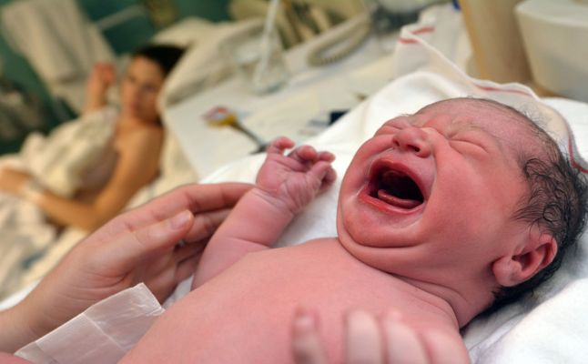اسباب و اعراض اختناق الطفل اثناء الولادة