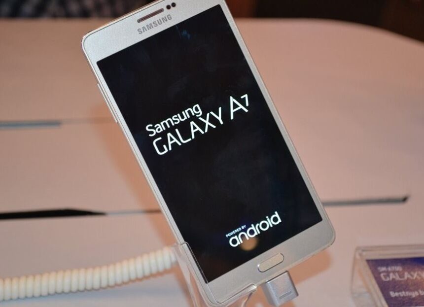 الاعلان الرسمي عن جوال سامسونج الجديد Galaxy A7