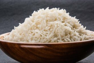 السعرات الحرارية الموجودة في الأرز وفوائده الصحية