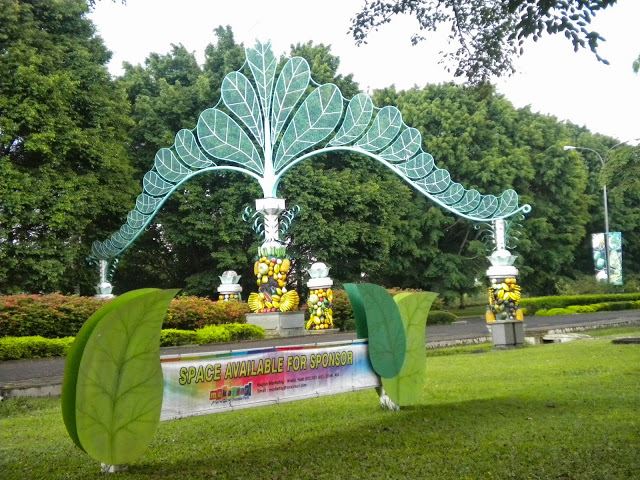حديقة ميكارساي السياحية للفواكه في بوجور