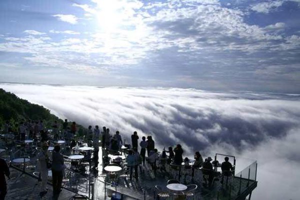 صور من فوق الغيوم من شرفة أونكاي