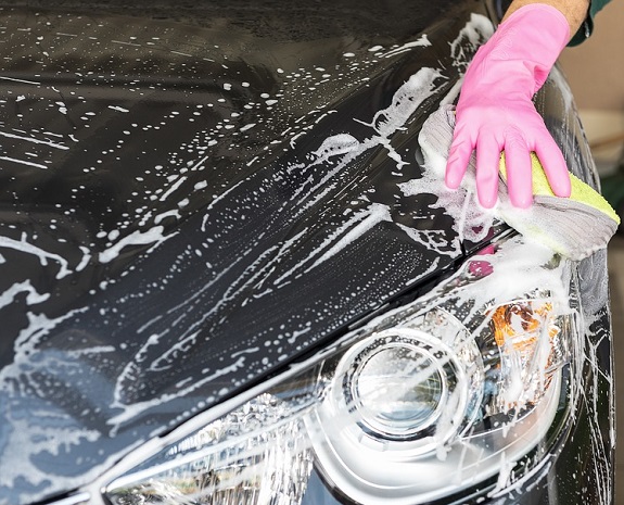 طريقة تنظيف بودي السيارة