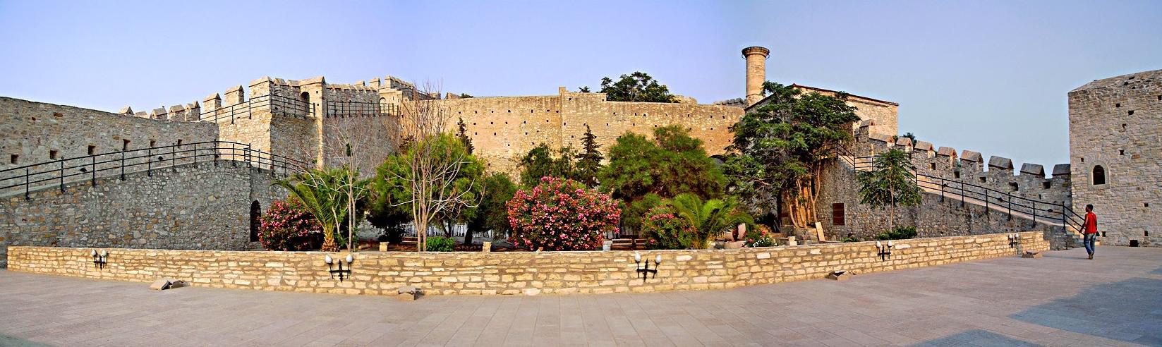 قلعة تشيشمي..متعة السياحية التاريخية بتركيا