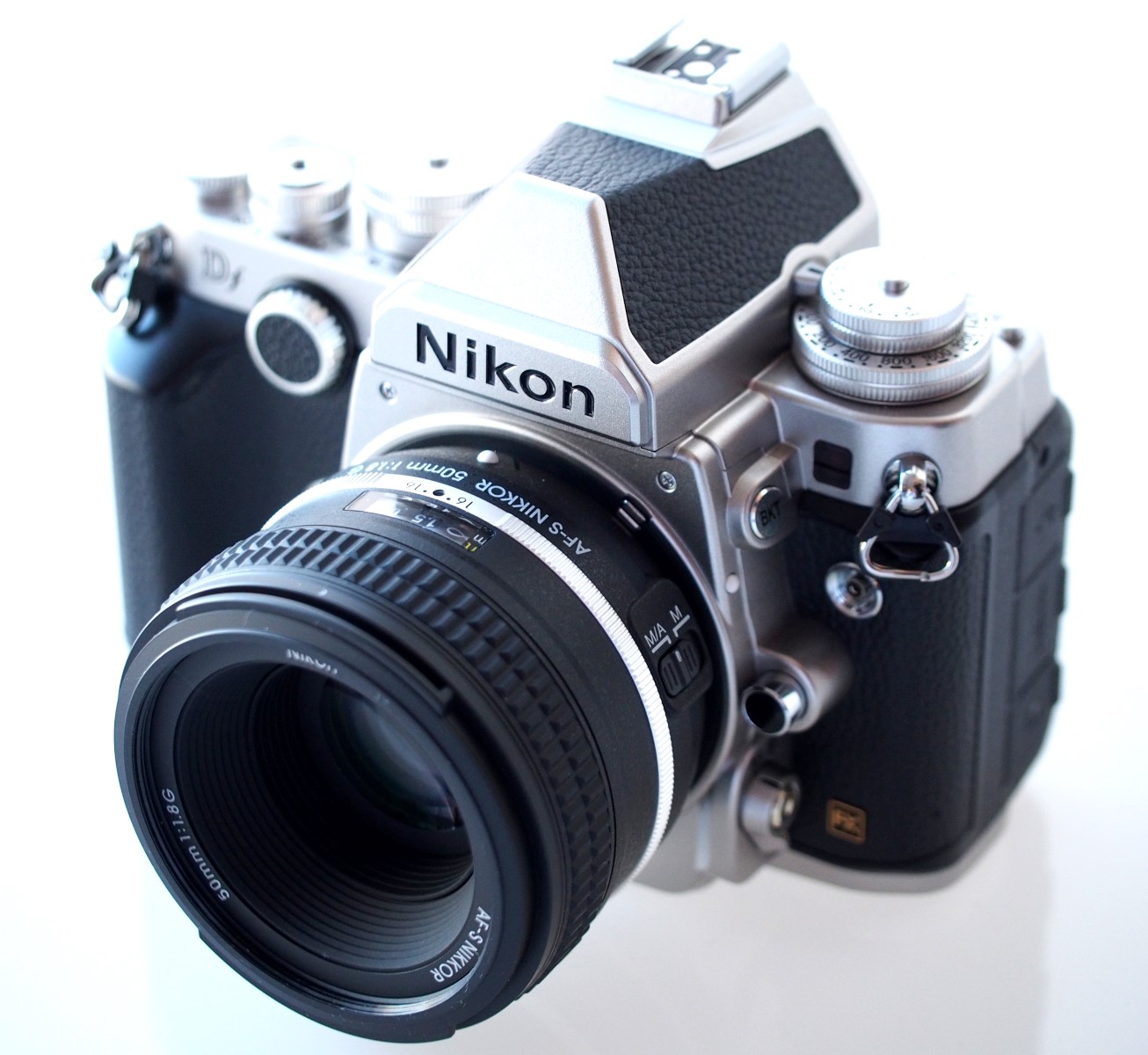 كاميرا صور عالية الجودة نيكون Camera Nikon DF