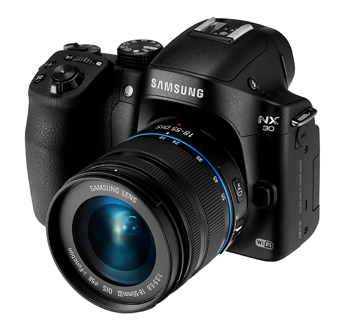 كاميرا لها عدستان للتقريب سامسونج Samsung NX30