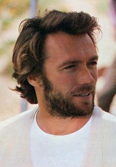 ” كلينت إيستوود … Clint Eastwood ” .. رمز السينما الامريكية
