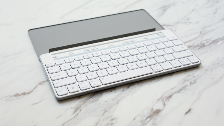لوحة مفاتيح يونيفرسال موبايل Universal Mobile Keyboard
