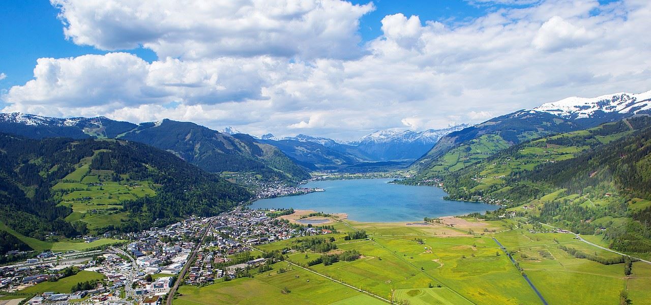 مدينة كابرون السياحية و البحيرة الشهيرة بها في النمسا