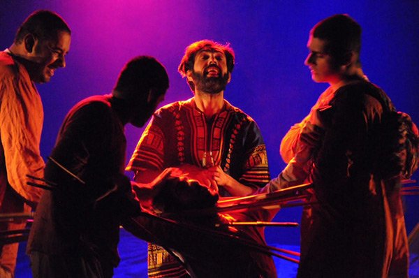 مسرحية ” أماني ” تمثل المسرح السعودي في الجزائر