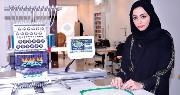 منال الحسن … تفتتح أول معمل نسائي للأزياء و الخياطة في الرياض