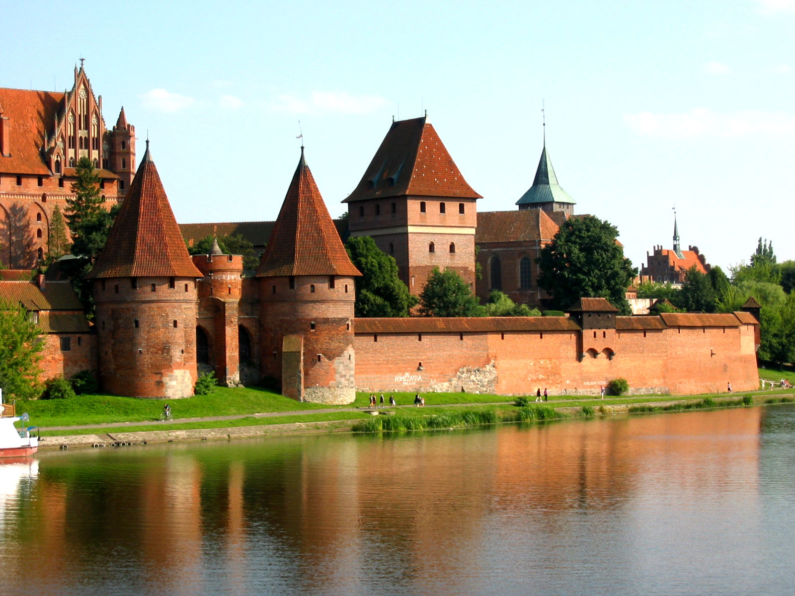 صور ومعلومات قلعة مالبورك فى بولندا