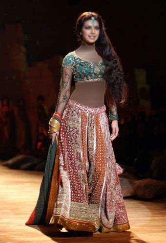 أزياء من تصميم مصممة الأزياء الهندية ريتو كومار (Ritu Kumar)