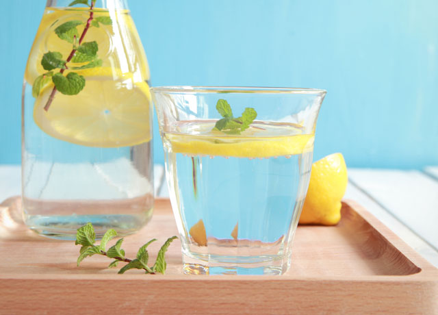 تأثير شرب الليمون المغلي على صحة الإنسان