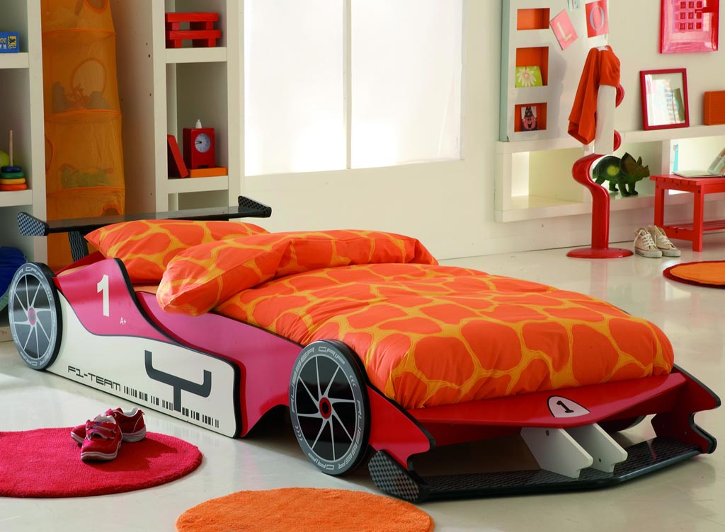 تصميم غرف نوم على شكل سيارات للأطفال