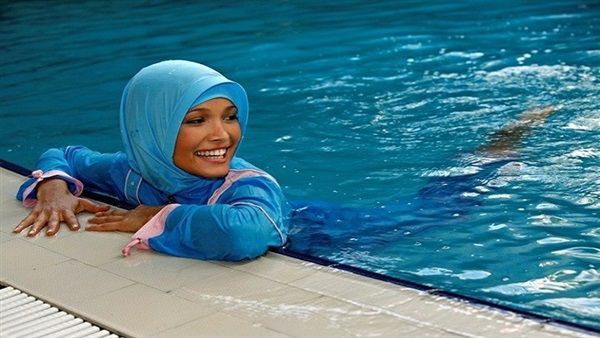 خلافات في فرنسا حول ارتداء ” البوركيني ” الزي الإسلامي للسباحة