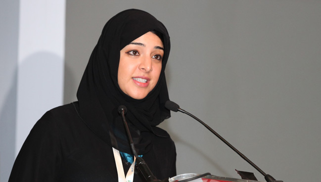 ريم الهاشمي اصغر وزيرة عربية إماراتية