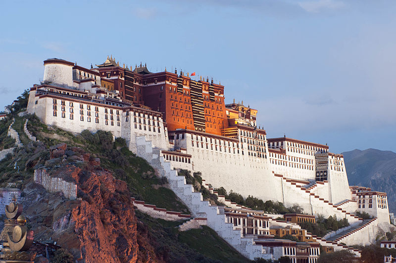 قصر بوتالا في الصين